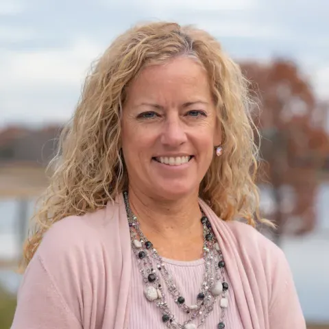 Headshot of Sandy DeLuca